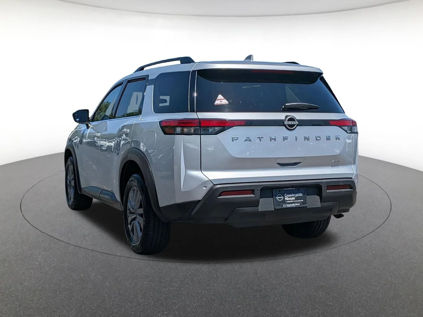2025 Nissan Pathfinder SV - Photo 7