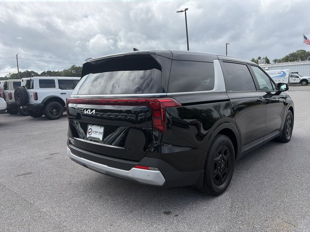 Used 2025 Aurora Black Pearl Kia LXS image 7