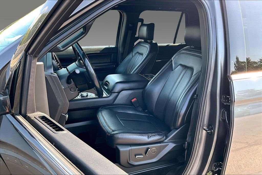 Used 2018 Magnetic Ford Limited image 14