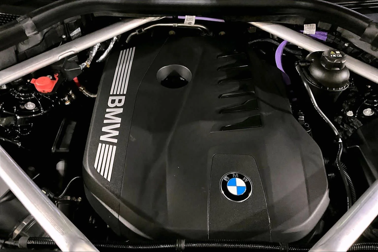 Certified Used 2024 Black Sapphire Metallic BMW xDrive40i image 30
