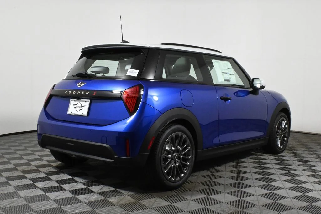 Certified Used 2025 Blue MINI  image 7