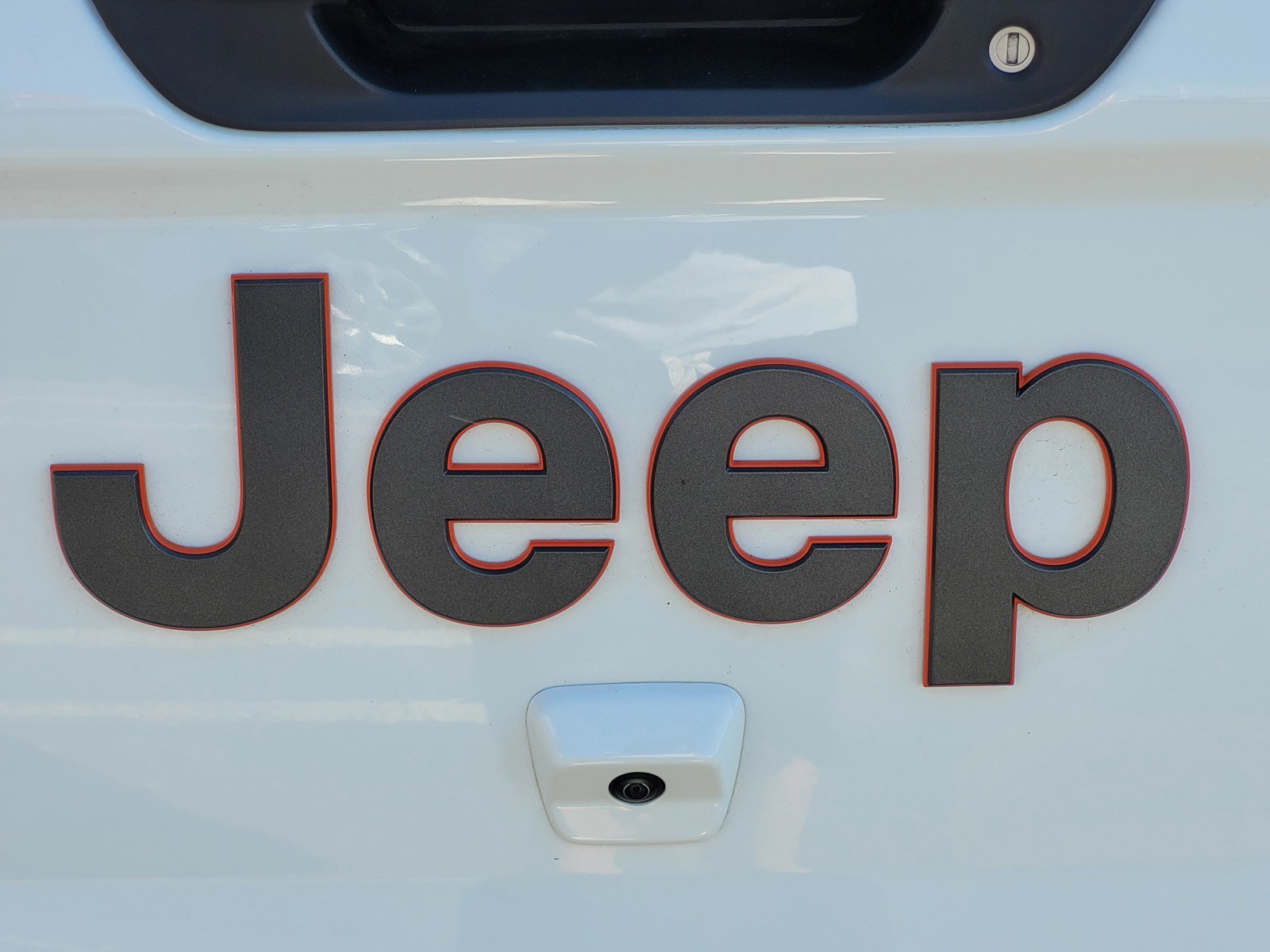Used 2023 Bright White Clearcoat Jeep Mojave image 10