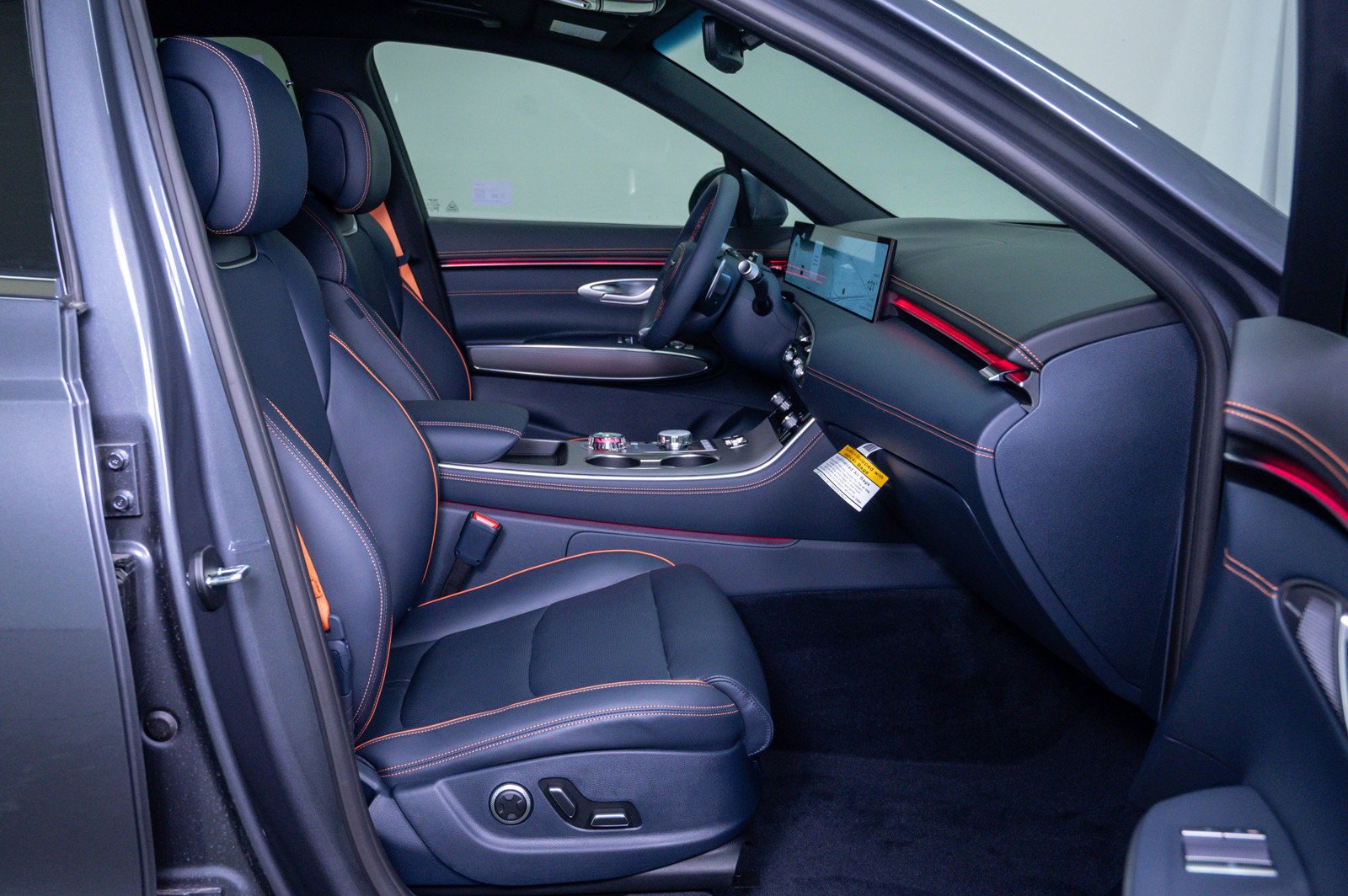 2026 GENESIS GV70 Sport Advanced - Photo 11