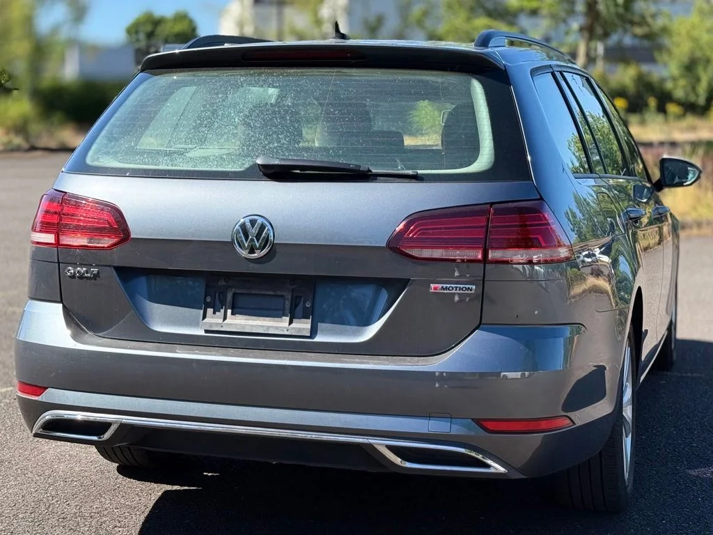 Used 2019  Volkswagen S image 5