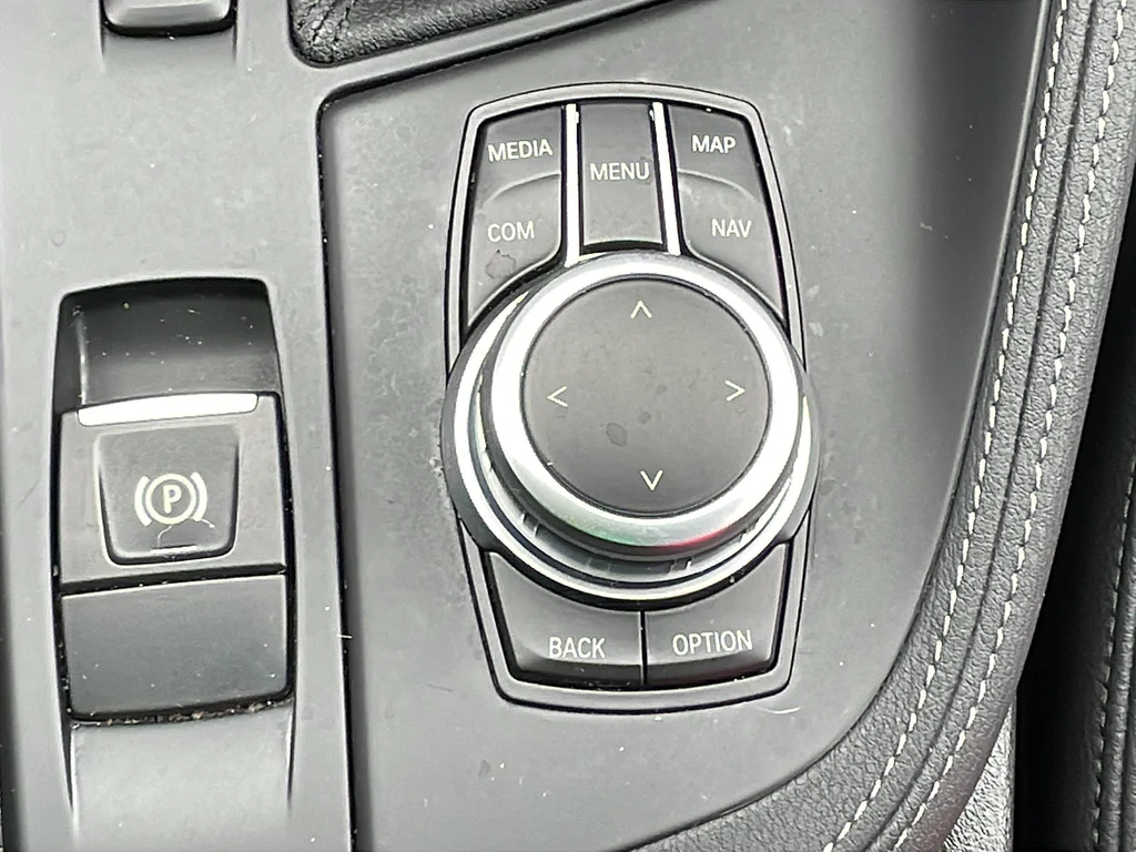 Used 2022 Black BMW xDrive28i image 21