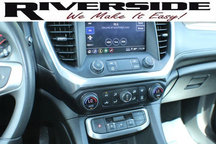 Certified Used 2023 Ultra Blue Metallic GMC SLE image 10