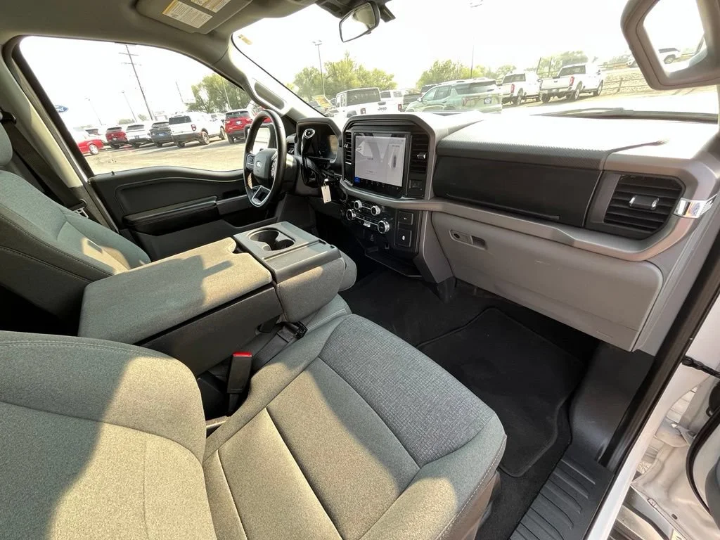 Used 2025 White Ford XLT image 19