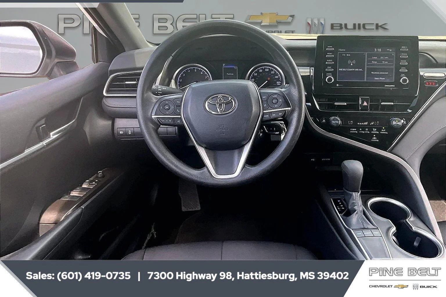 Used 2022 Super White Toyota LE image 5