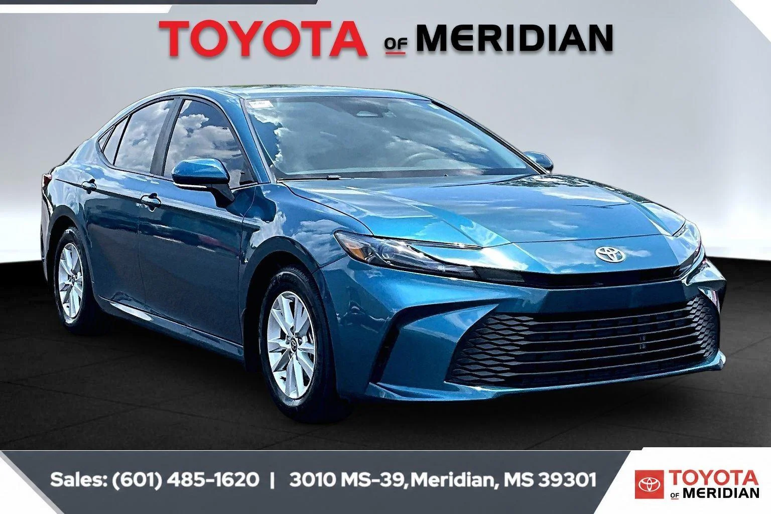 Used 2025 Ocean Gem Toyota LE image 1
