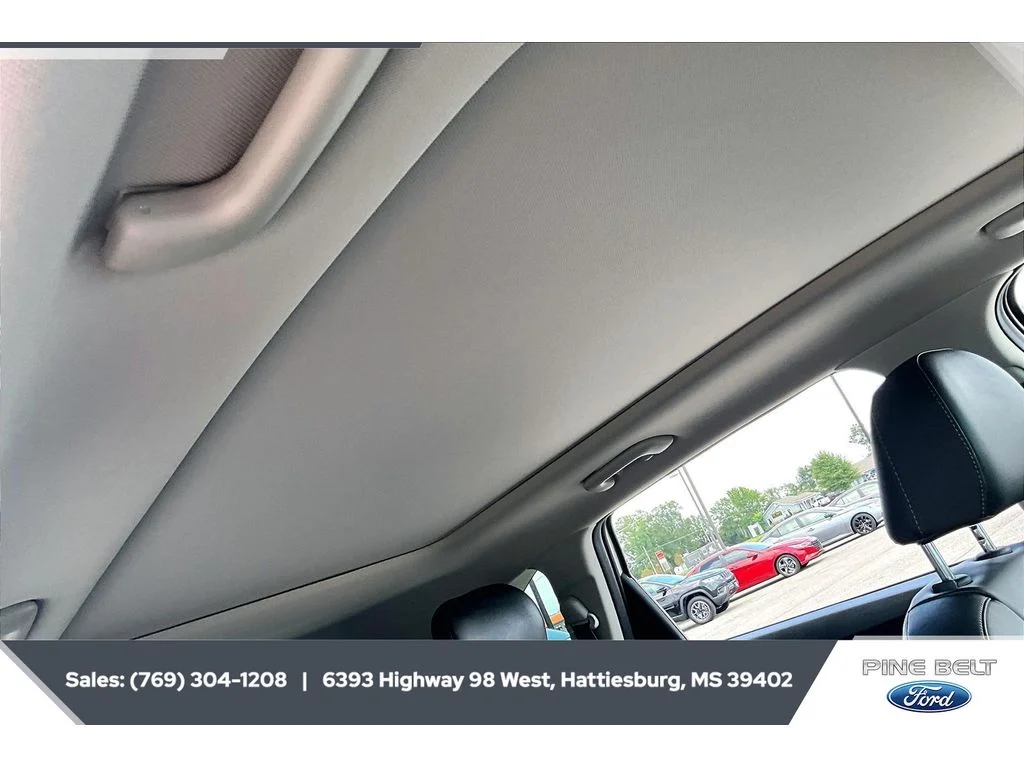 Used 2022 Sparkling Silver Kia S image 16