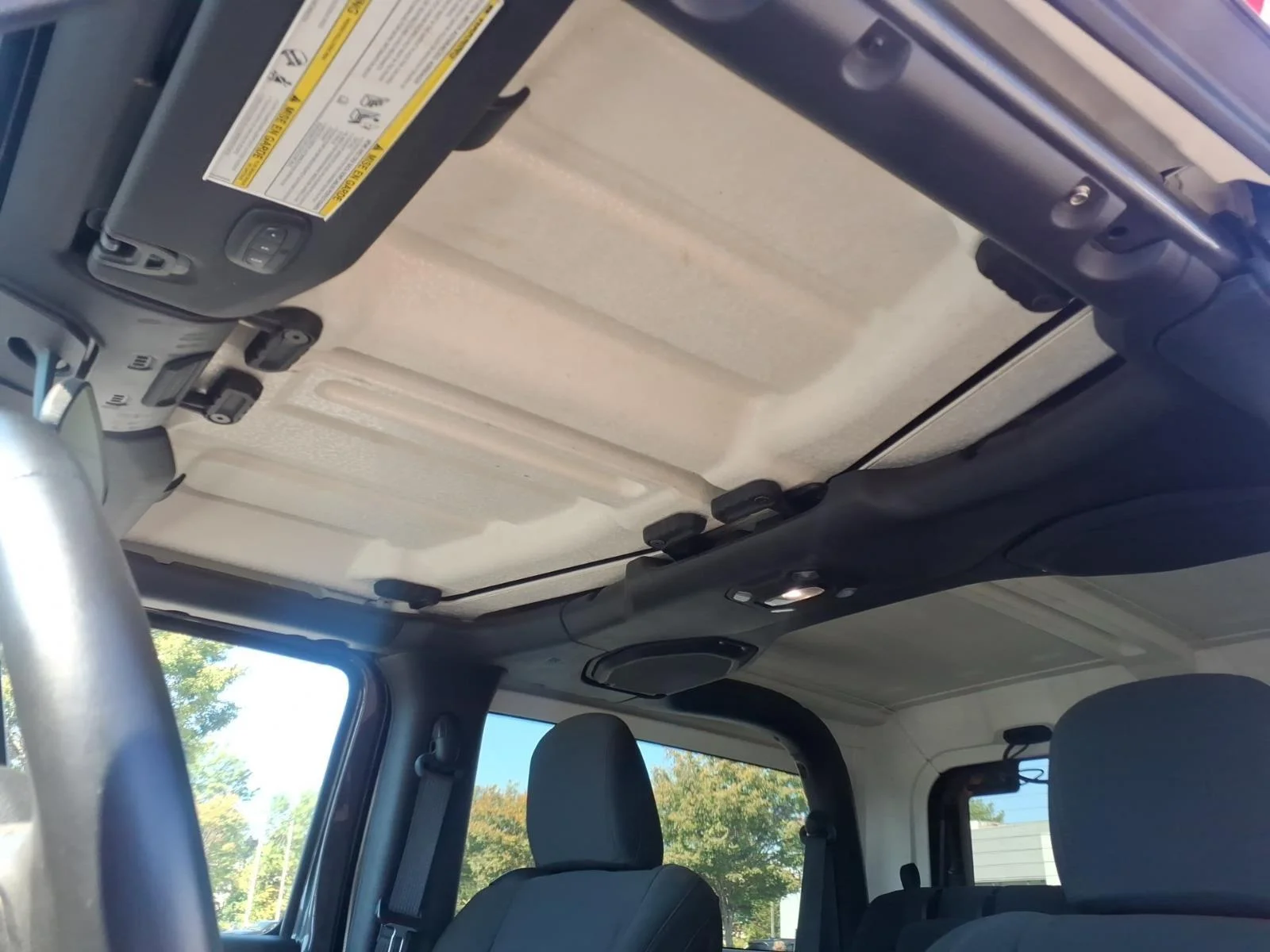 Used 2018 Granite Crystal Metallic Clearcoat Jeep Sport S image 6