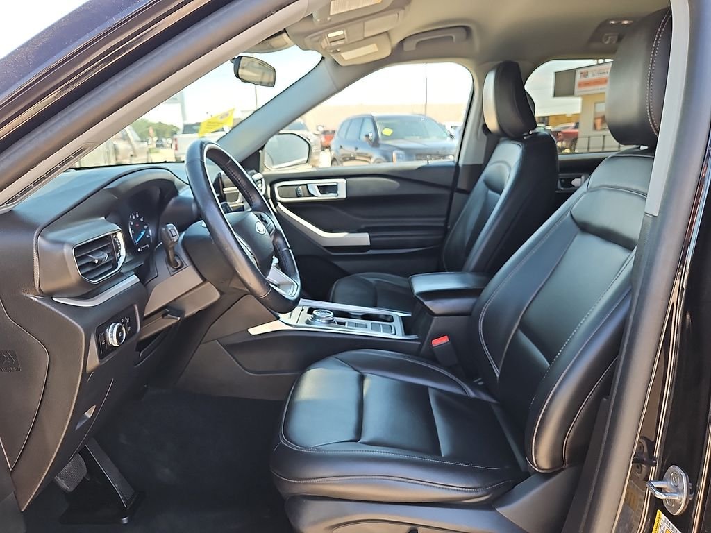 Used 2023 Black Ford XLT image 15