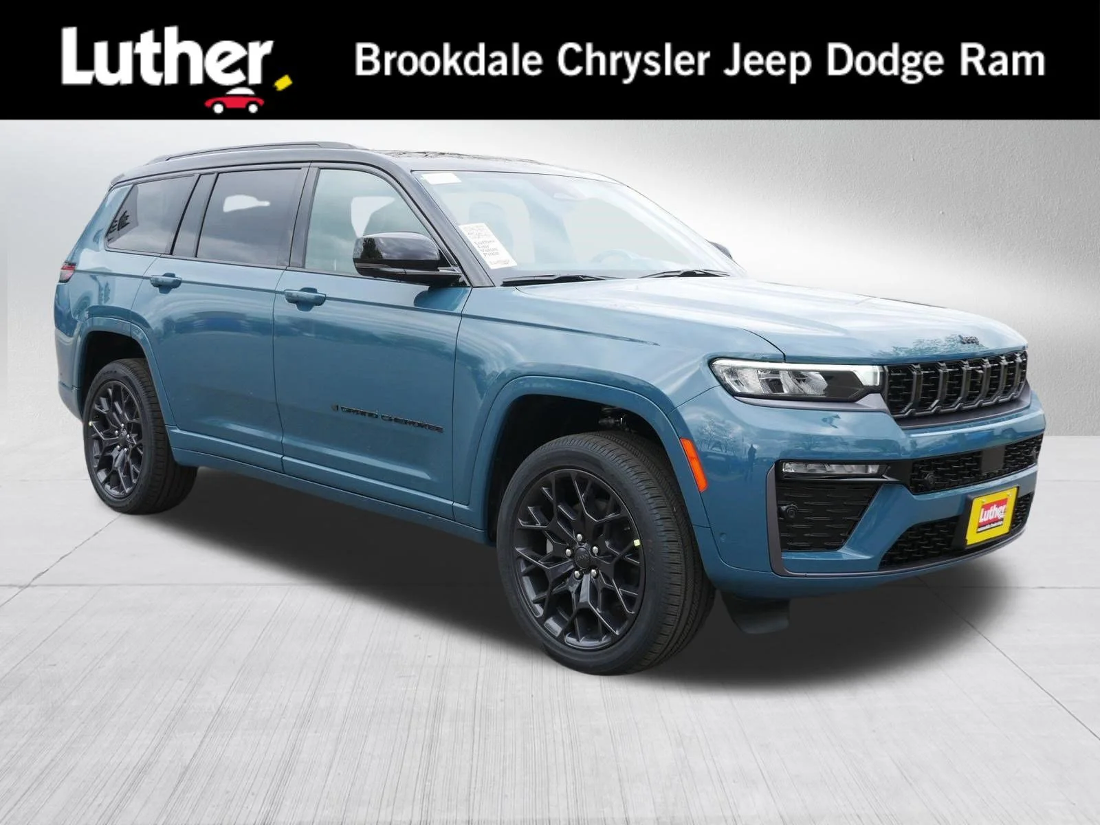 2026 Jeep Grand Cherokee L Summit 4x4's photo