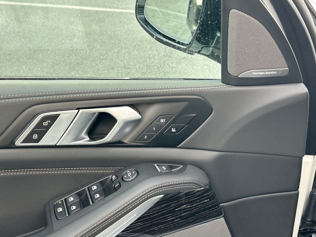 2026 BMW X5 M60i - Photo 12