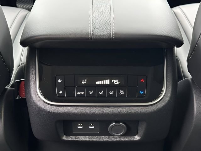 2026 Nissan Armada SV - Photo 18