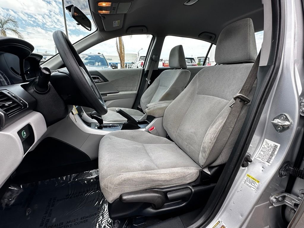Used 2013 Alabaster Silver Metallic Honda LX image 20
