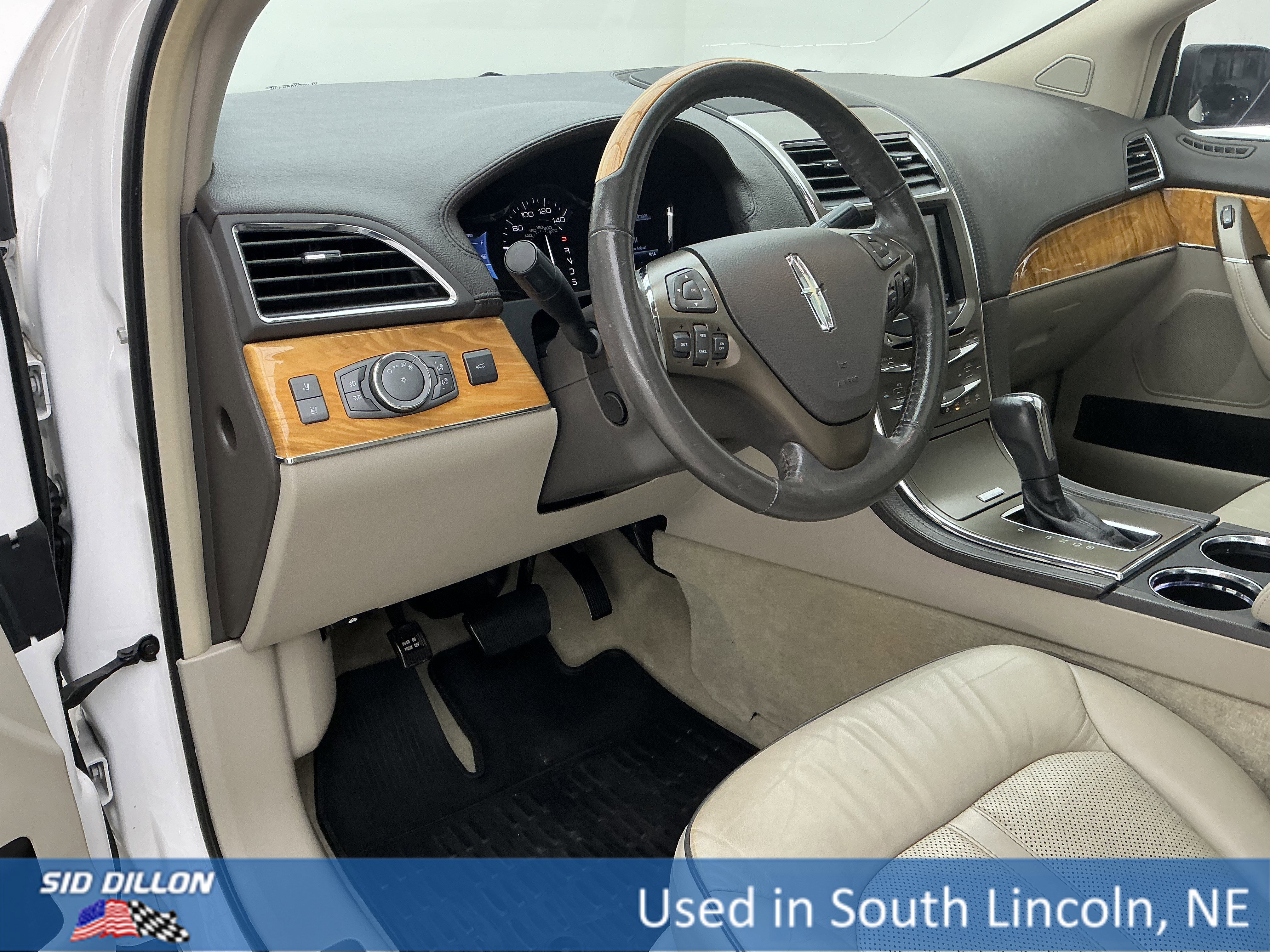Used 2013  Lincoln  image 15