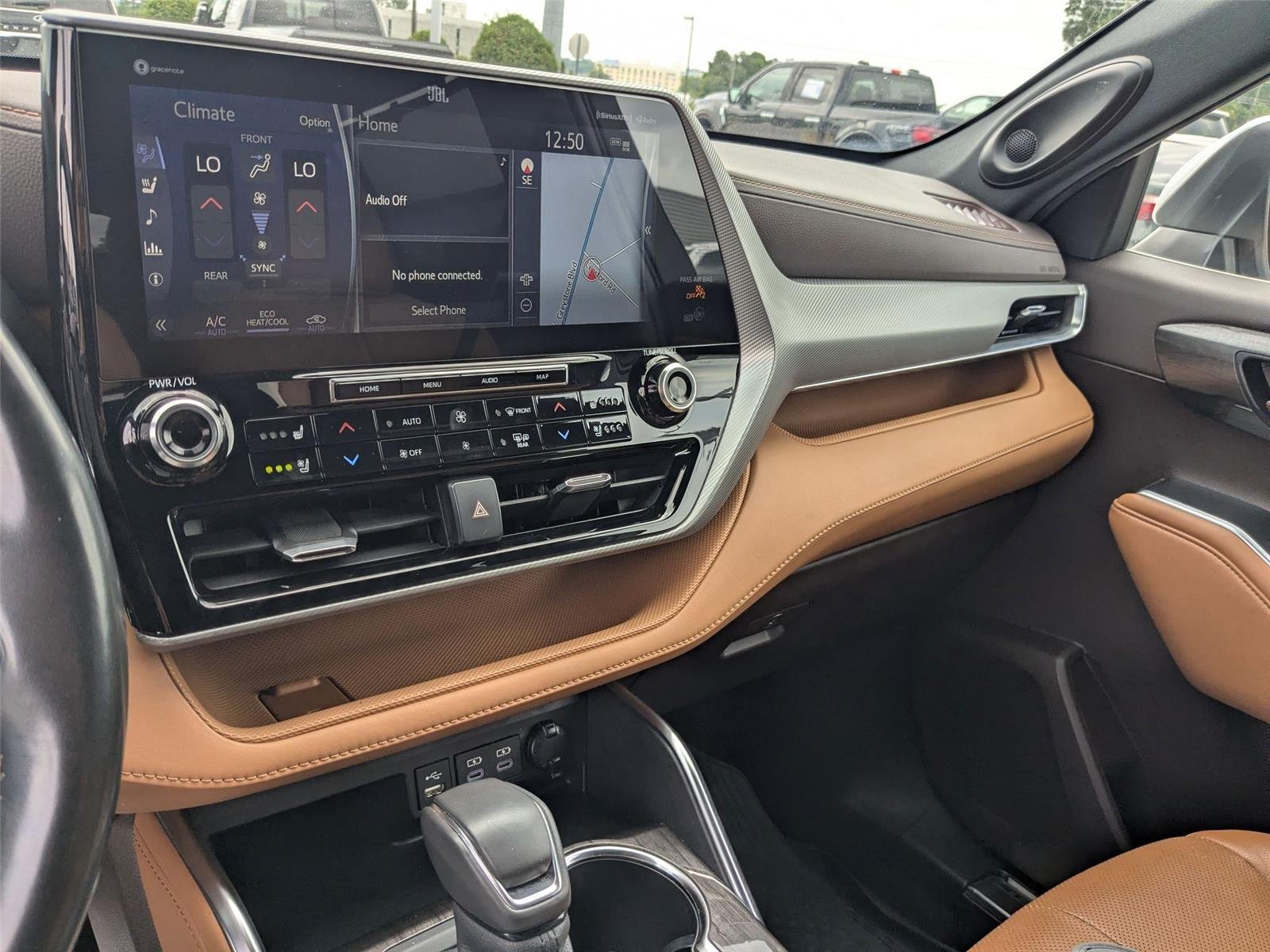 Used 2022 Wind Chill Pearl Toyota Platinum image 19