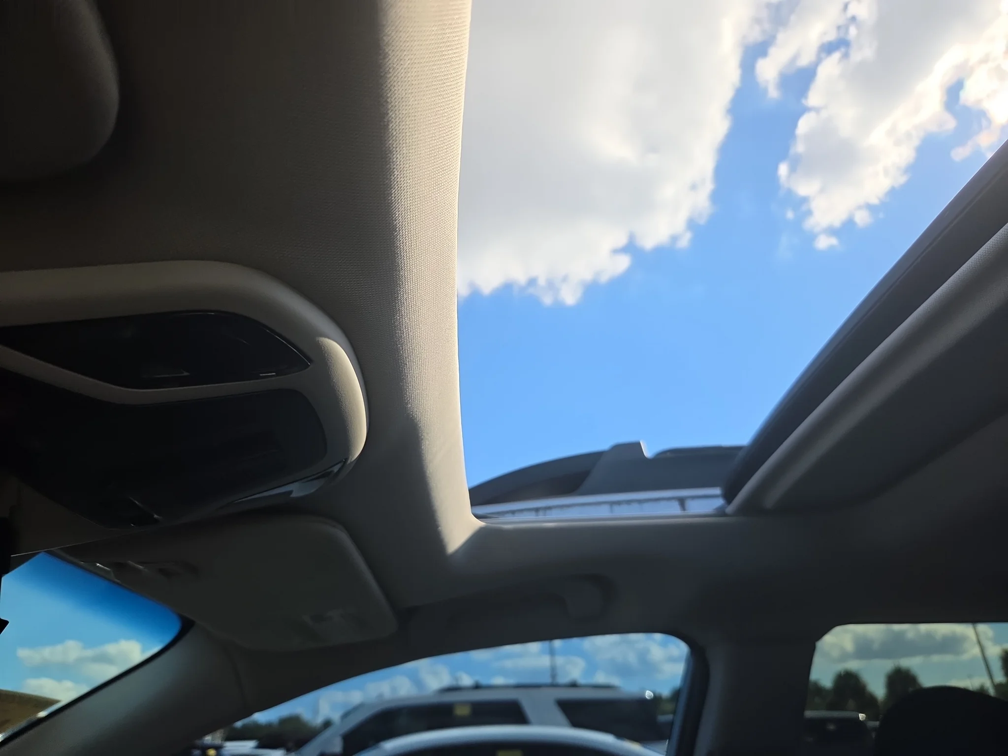 Used 2022 Ice Silver Metallic Subaru Onyx Edition XT image 5