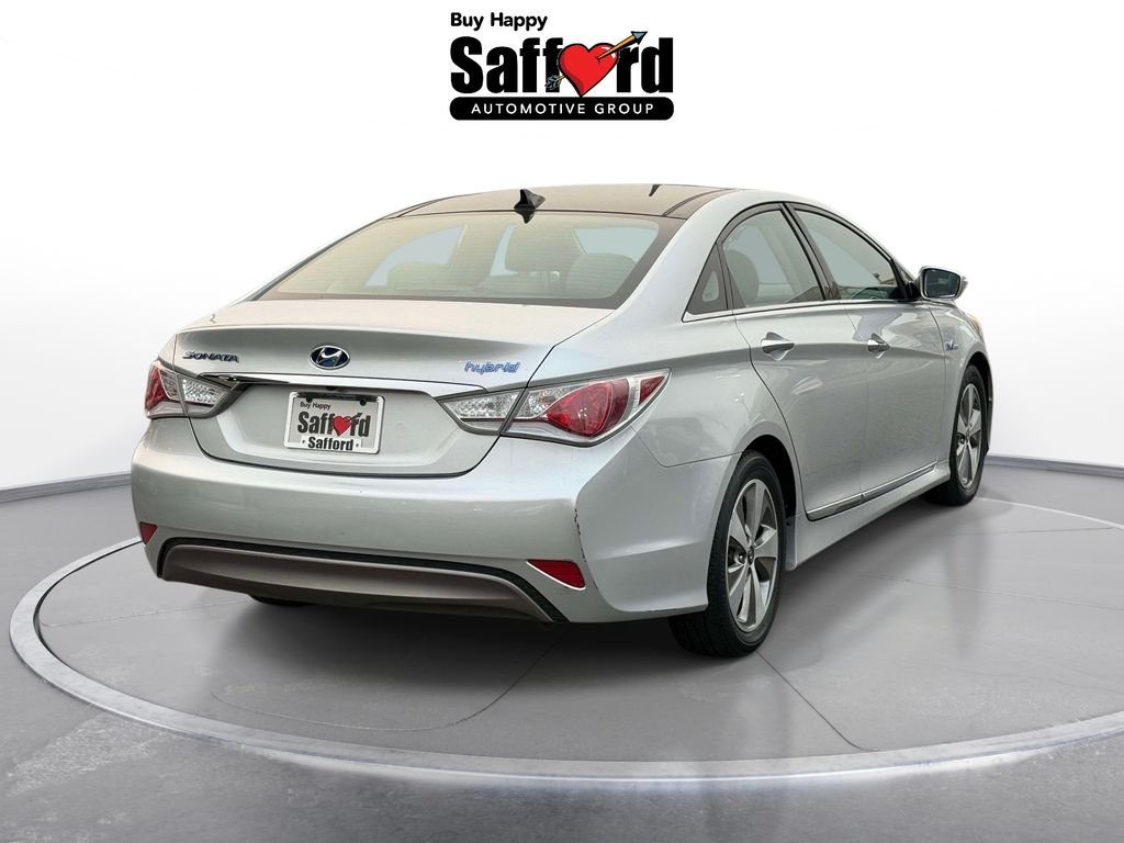 Used 2012 Silver Frost Metallic Hyundai Base image 9