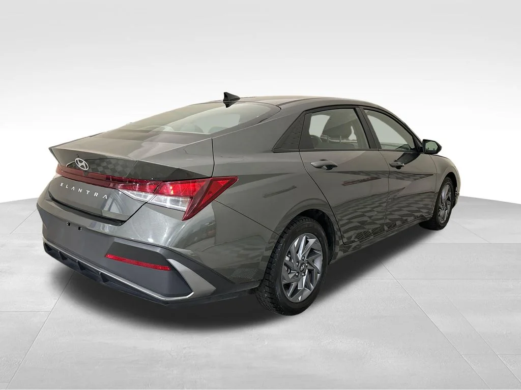 Used 2024 Gray Hyundai SEL image 5