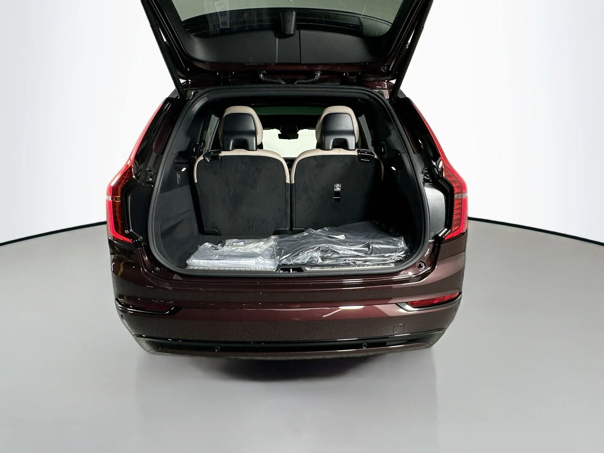 New 2026 Mulberry Red Volvo Ultra image 28