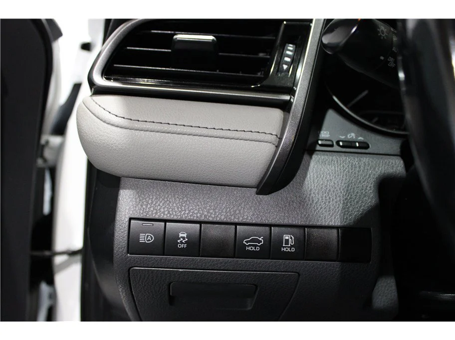 Used 2021 White Toyota Hybrid SE image 26