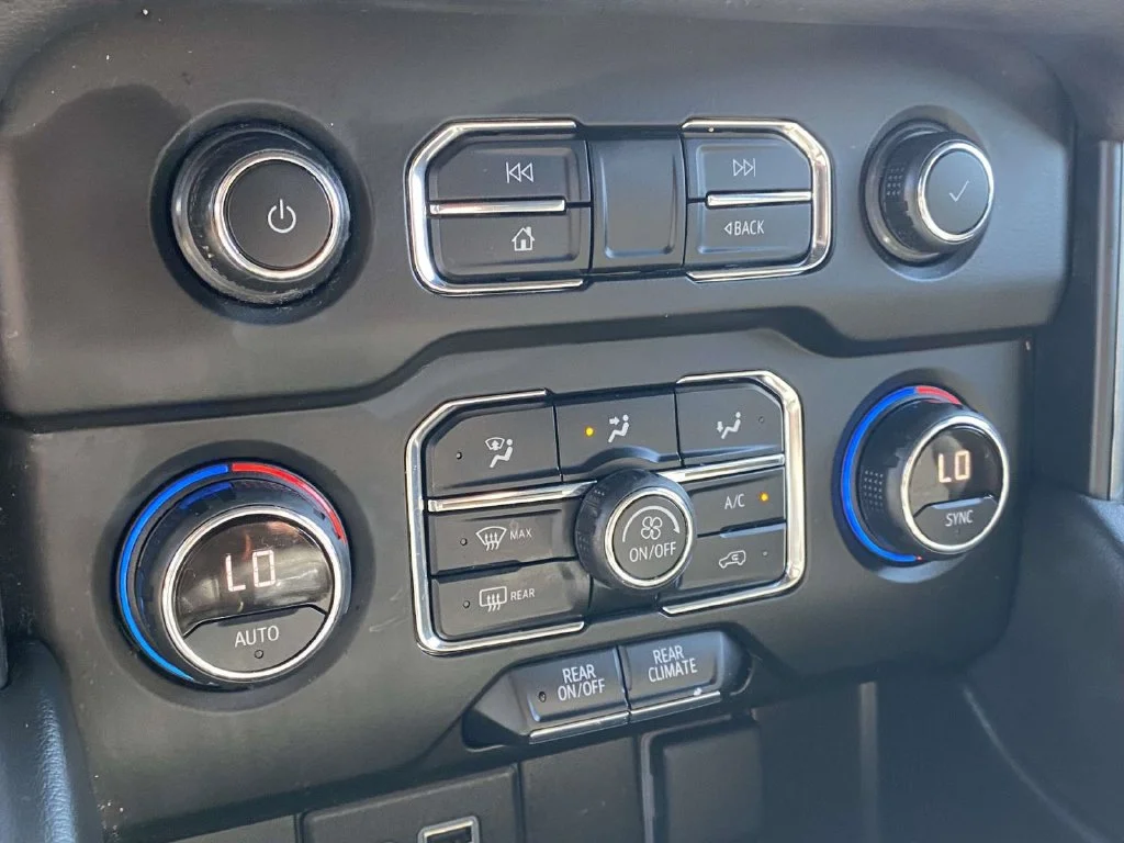 Used 2021 White Chevrolet LS image 24