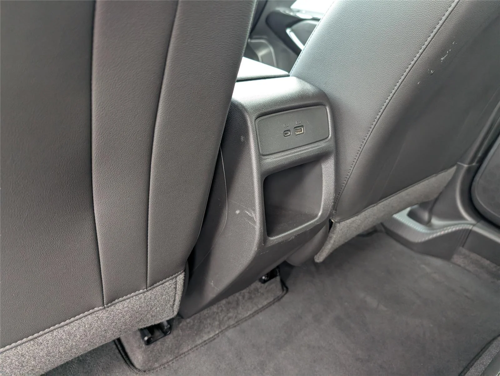 Used 2025 Summit White Chevrolet LT image 27