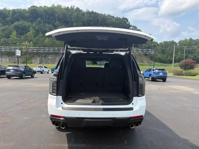 New 2026 Summit White Chevrolet Z71 image 19