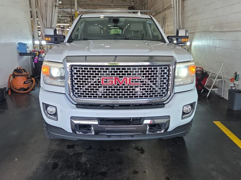 Used 2016 White GMC Denali image 5