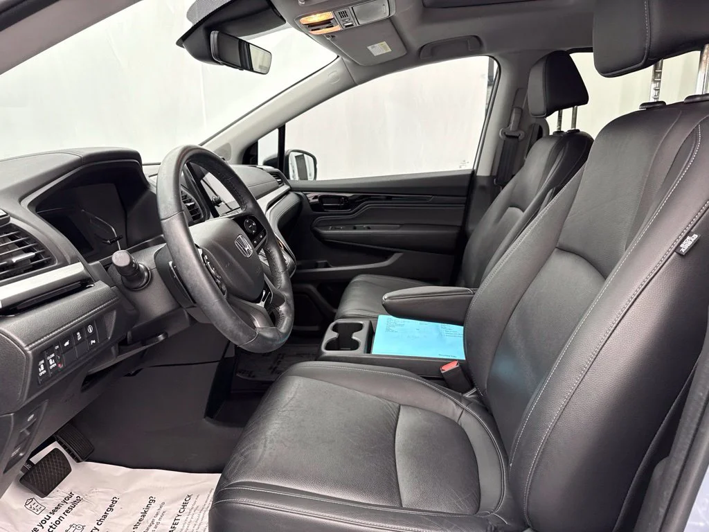 Certified Used 2023 Sonic Gray Pearl Honda Touring image 16