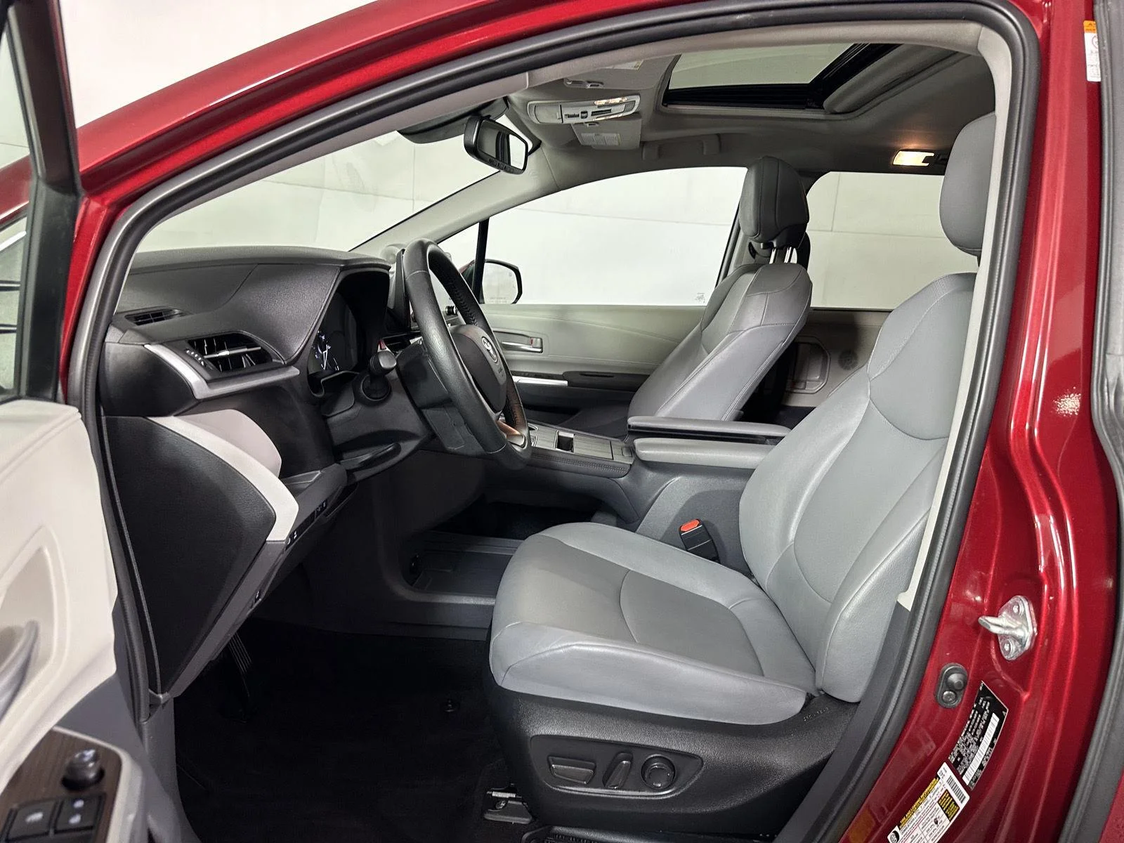 Used 2024 Ruby Flare Pearl Toyota XLE image 12