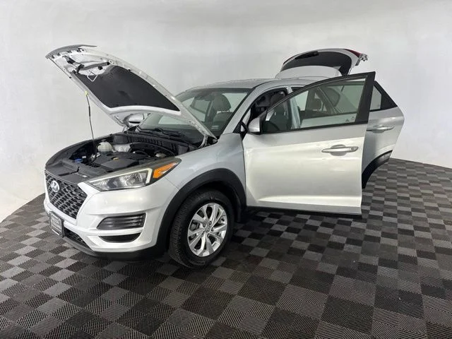 Used 2019 Silver Hyundai SE image 10