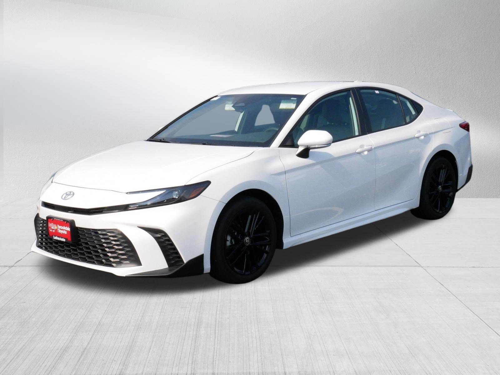 Certified Used 2025 ICE CAP Toyota SE image 3