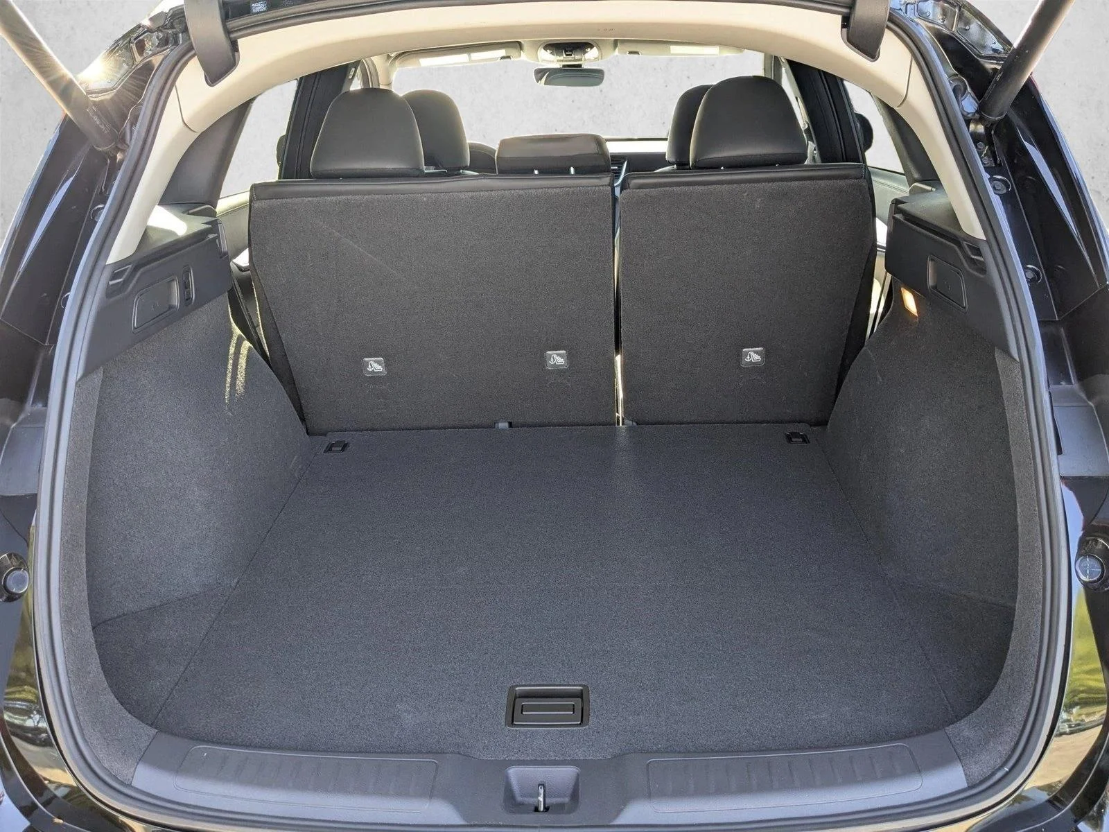 Used 2023 Black Obsidian INFINITI LUXE image 6