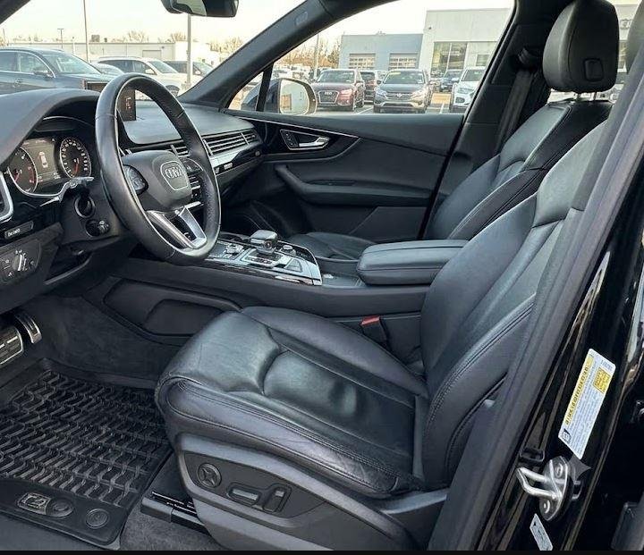 Used 2017 Night Black Audi Premium image 10