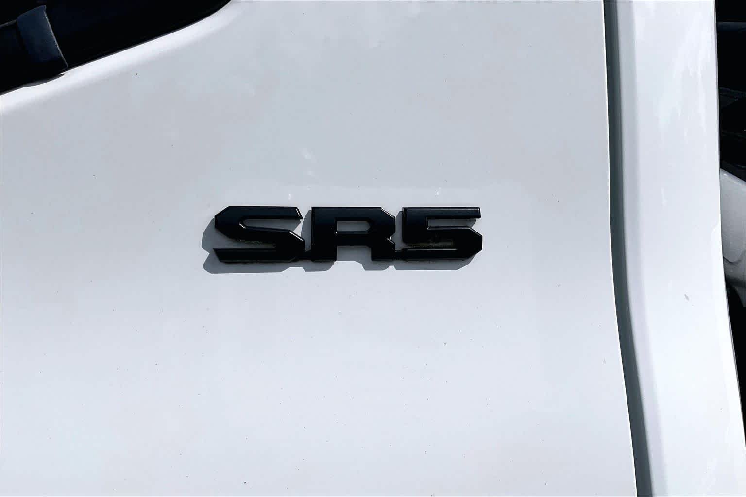 Used 2023 Ice Cap Toyota SR5 image 10