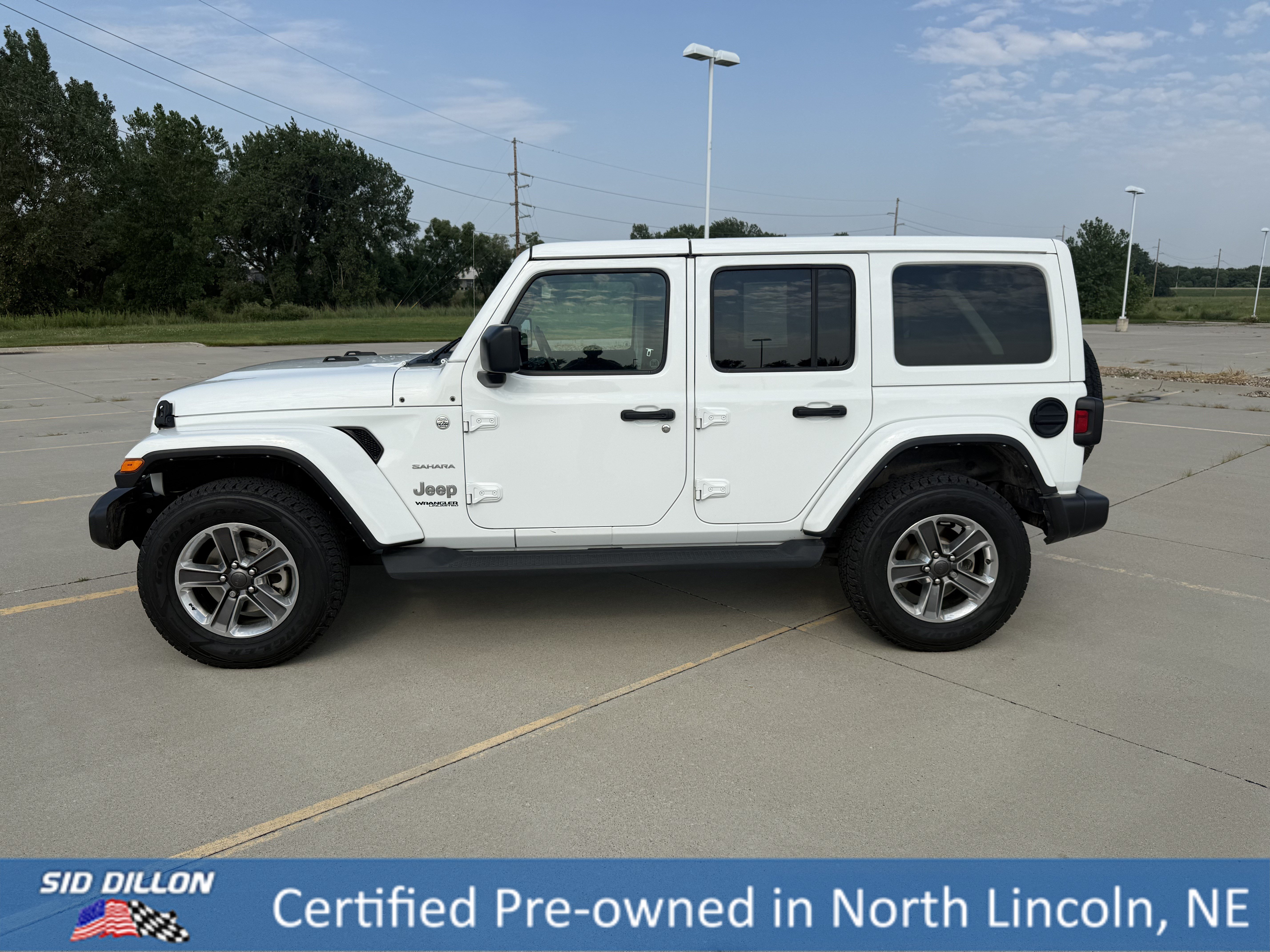 Certified Used 2022 Bright White Clearcoat Jeep Unlimited Sahara image 2