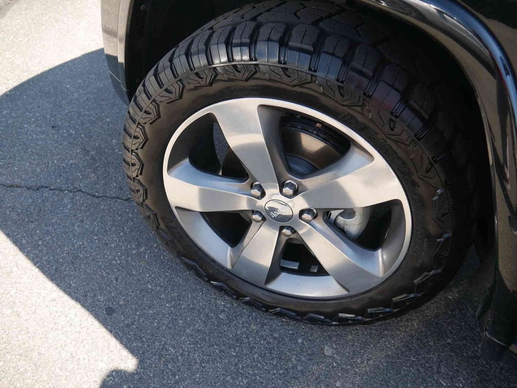 Used 2015 Black Jeep Overland image 12