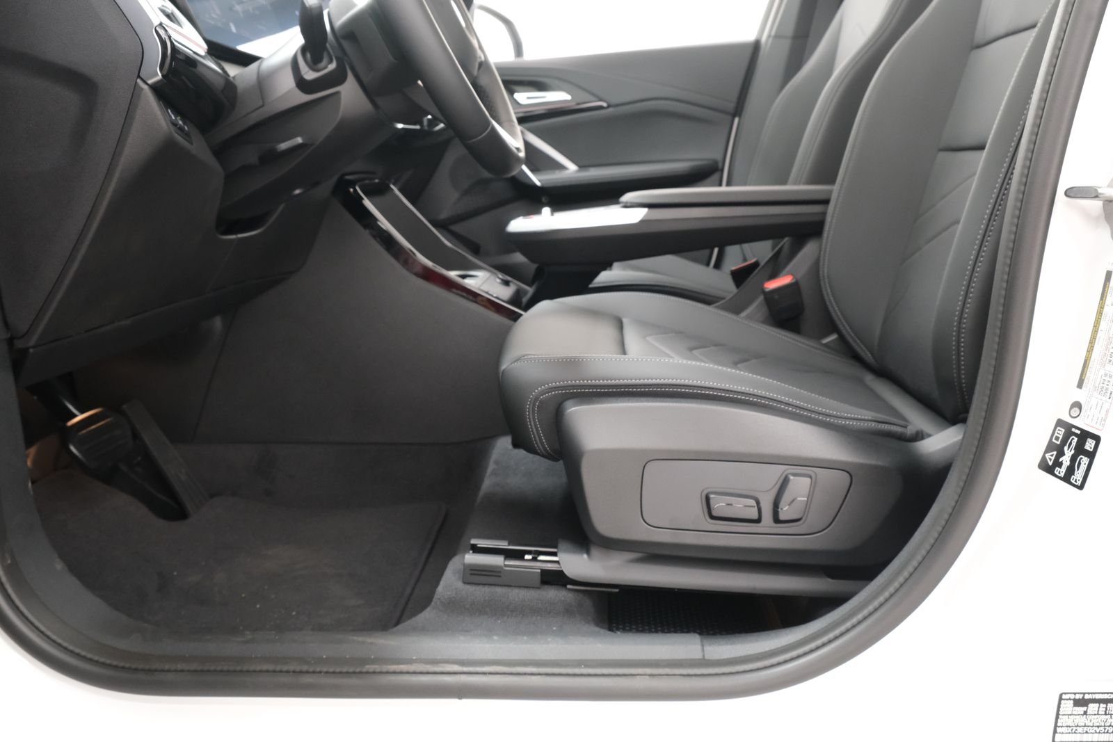 New 2027 Mineral White Metallic BMW xDrive28i image 31