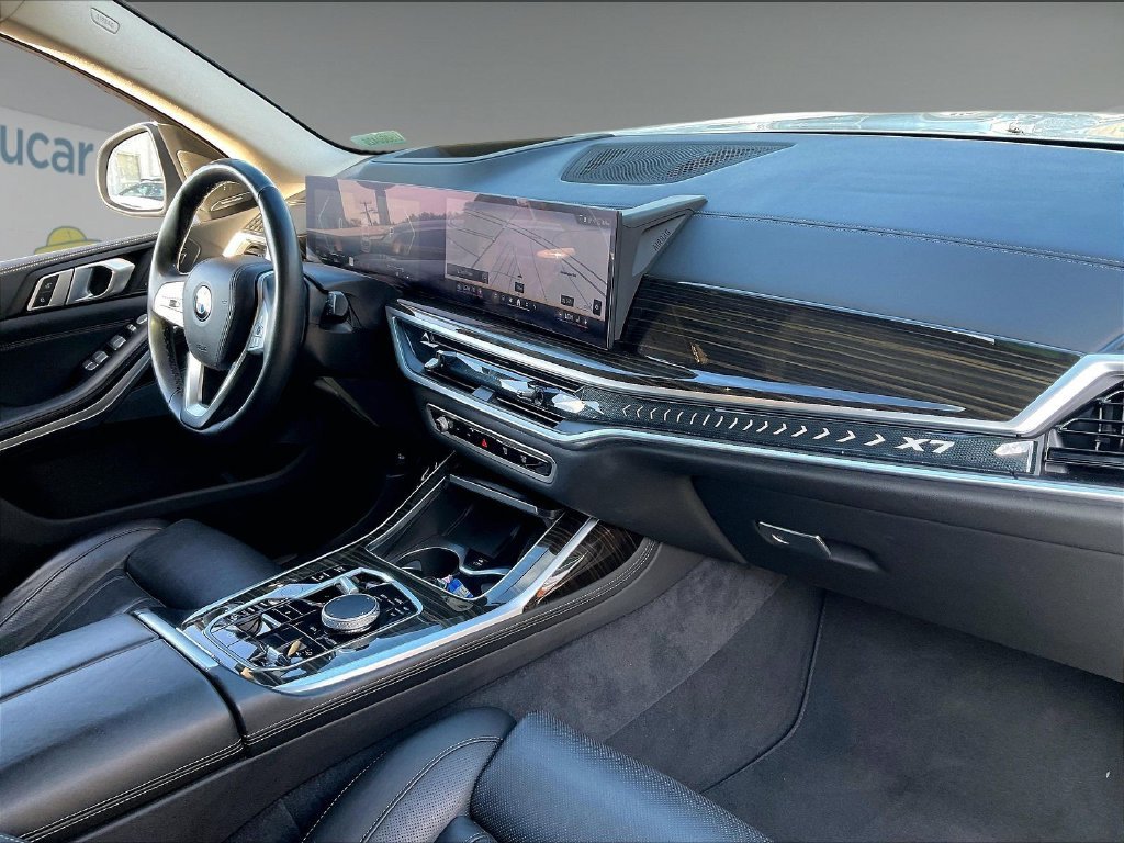 Used 2025 Alpine White BMW xDrive40i image 13