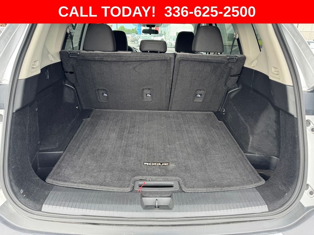 Used 2022 Silver Nissan SV image 13