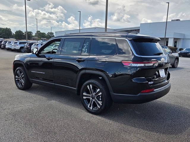 New 2027 High-Gloss Black Paint Jeep Limited image 10