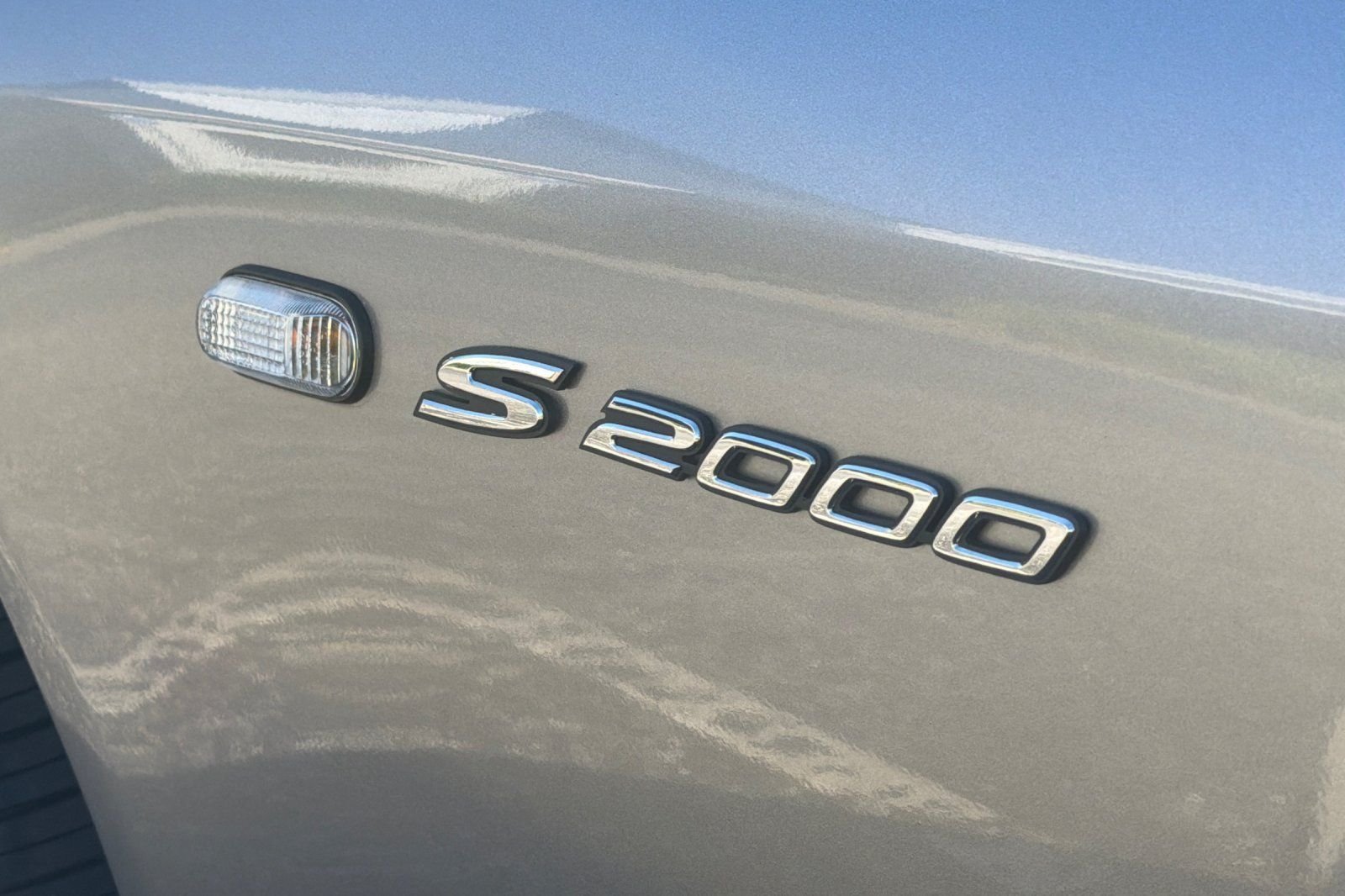 Used 2001  Honda Base image 40