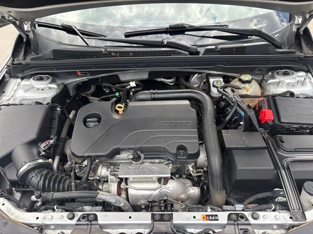Used 2020 Silver Chevrolet LT image 10