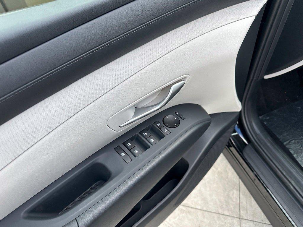 New 2026 Black Hyundai SEL Premium AWD image 10