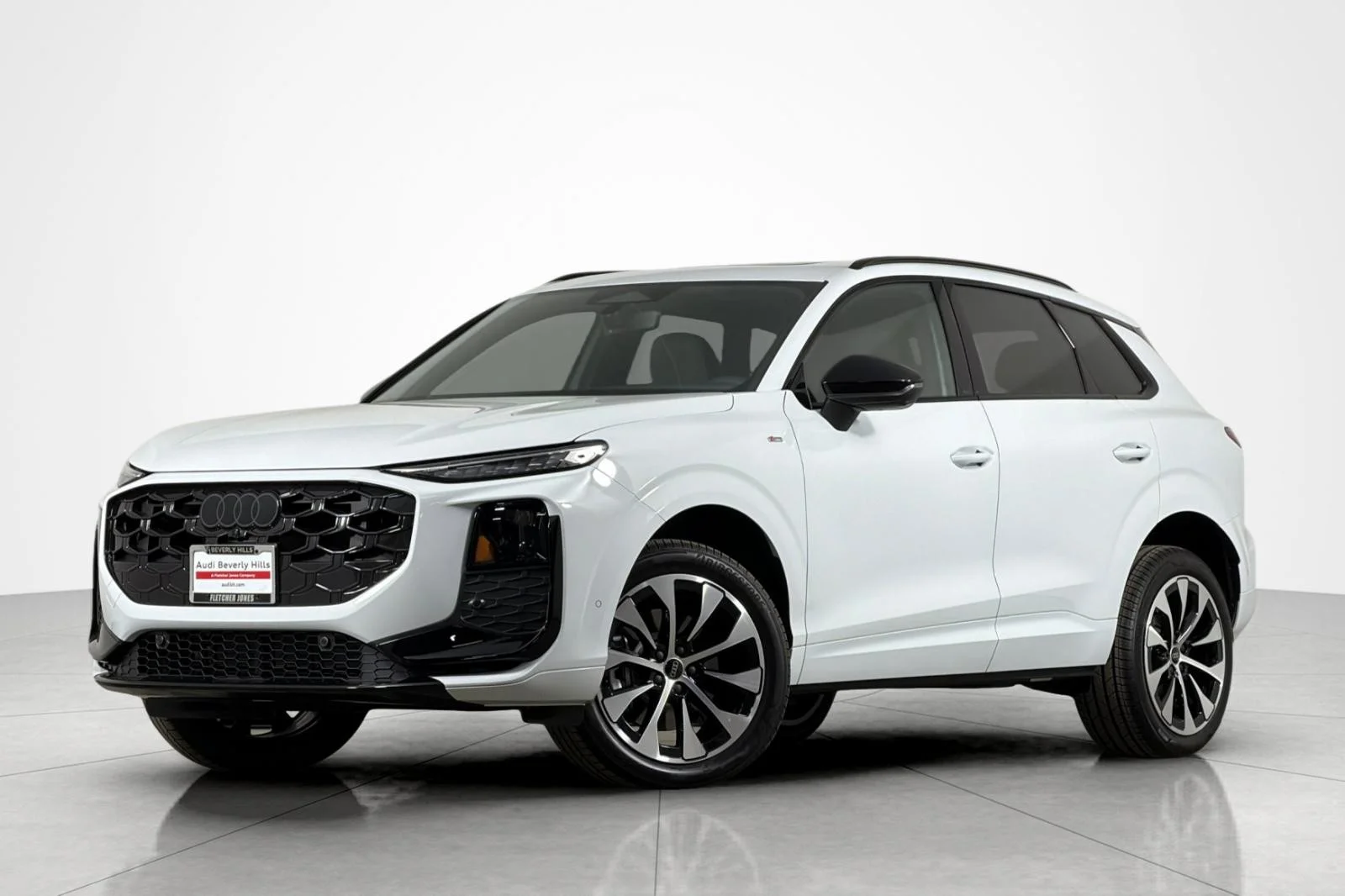 2026 Audi Q3 S line quattro's photo