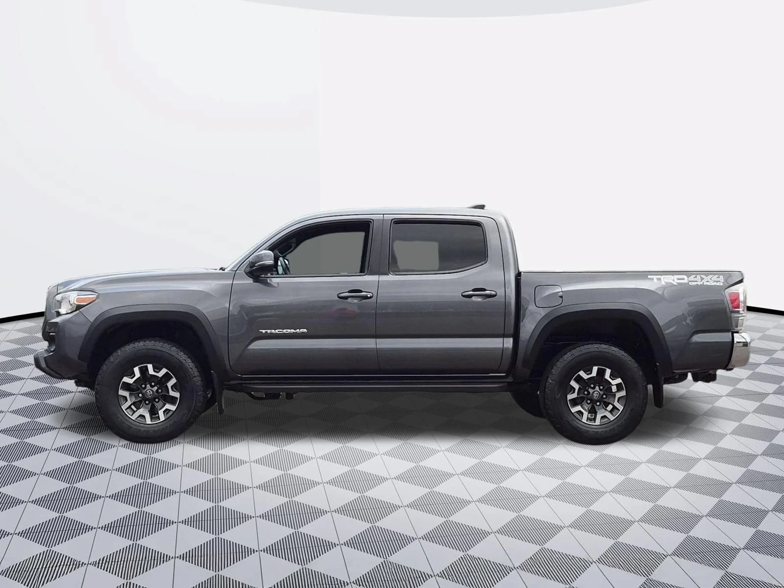 Used 2020 2020 Toyota Tacoma Trd Off Road Toyota SR5 image 4