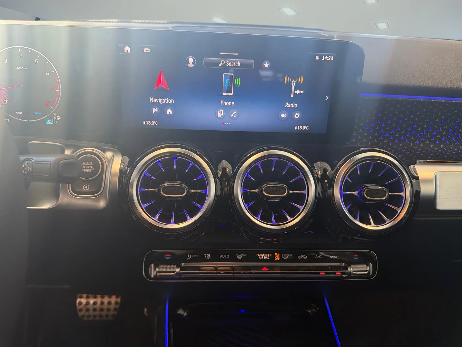 New 2026 White Mercedes-Benz Glb 250 4matic Suv image 24